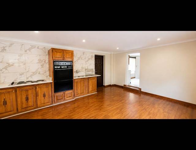 6 BEDROOM HOUSE FOR SALE IN ELDORAIGNE